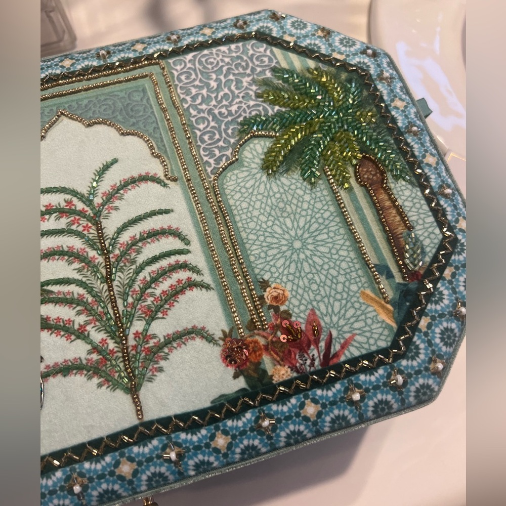 Beaded jewelry box - Picture 10 of 13